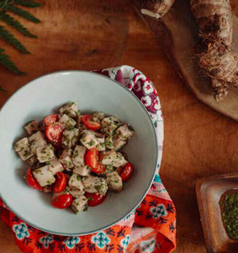 Yautía Lila con Tomate y Chimichurri